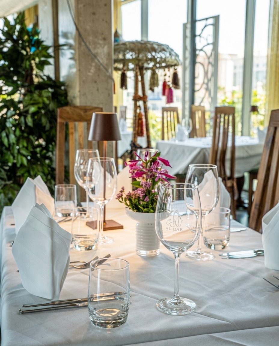 ALDAR Bremen — gedeckter Tisch